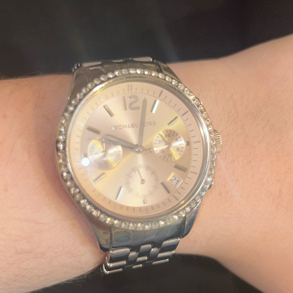 MK Watch - Picture 2 of 3